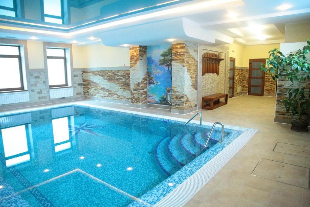 Karpaty Hotel 胡斯特 外观 照片