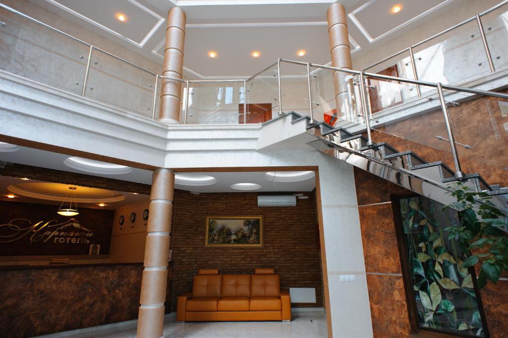 Karpaty Hotel 胡斯特 外观 照片