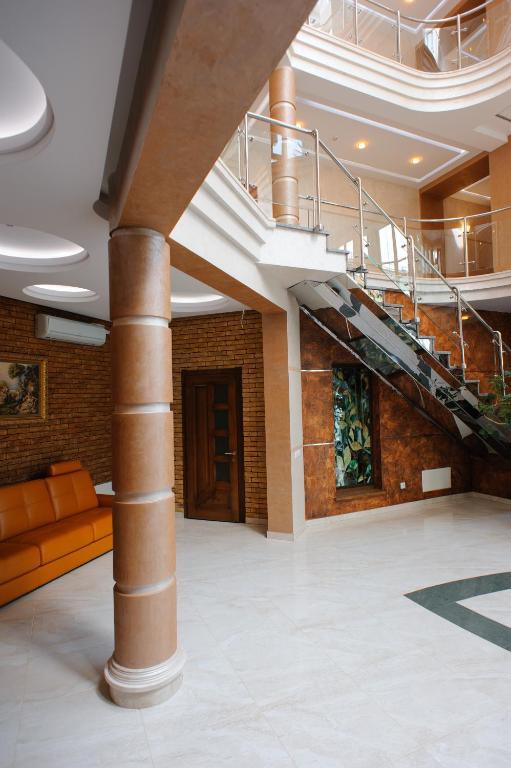 Karpaty Hotel 胡斯特 外观 照片